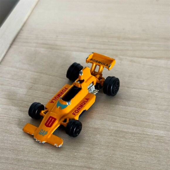 Vintage Yatming Lola T370 Formula 1 Race Car 1/64 Diecast Model Orange 70s - Picture 5 of 6